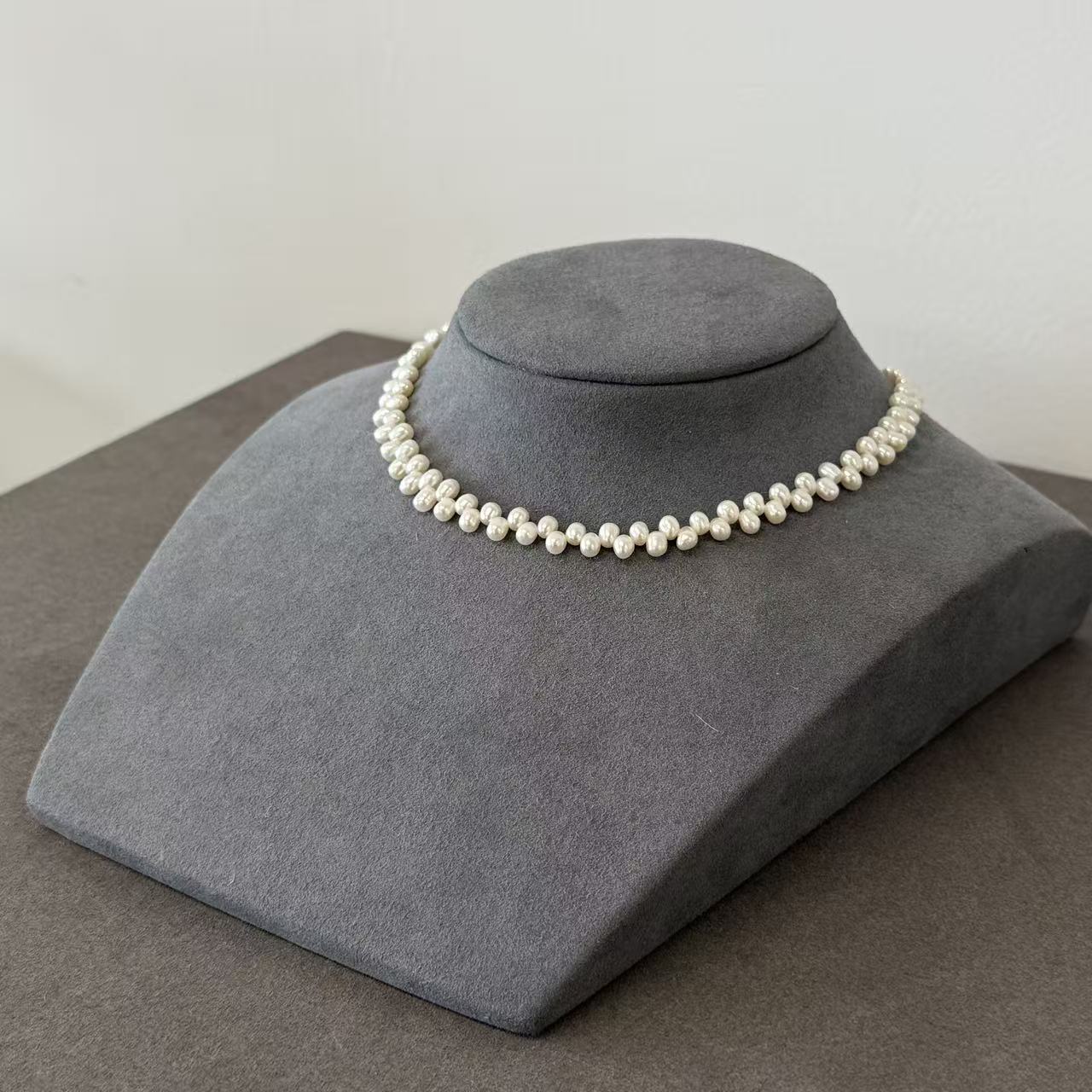 Arte Mist Jewelry Irregular petal necklace