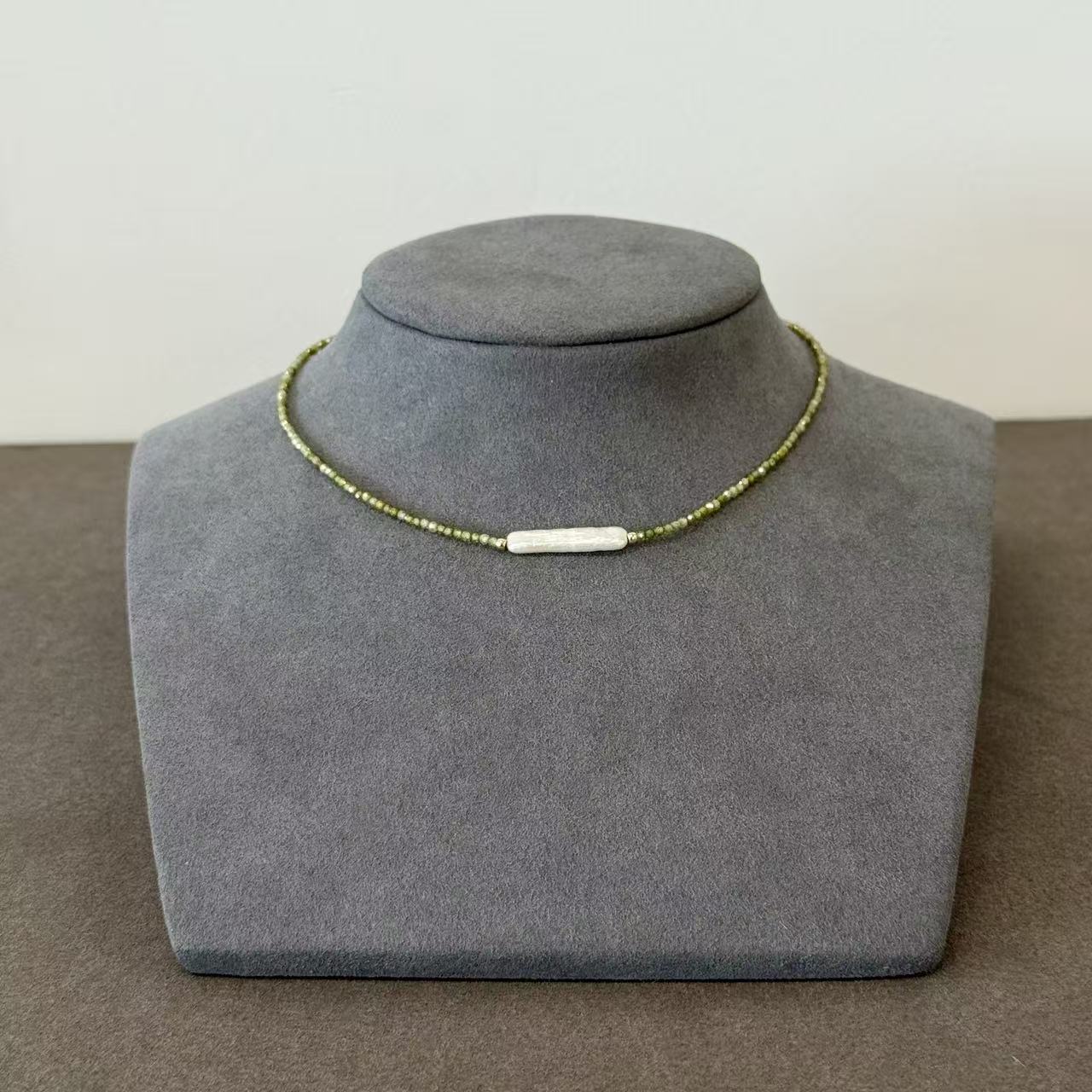 Arte Mist Jewelry Baroque long pearl green zircon necklace