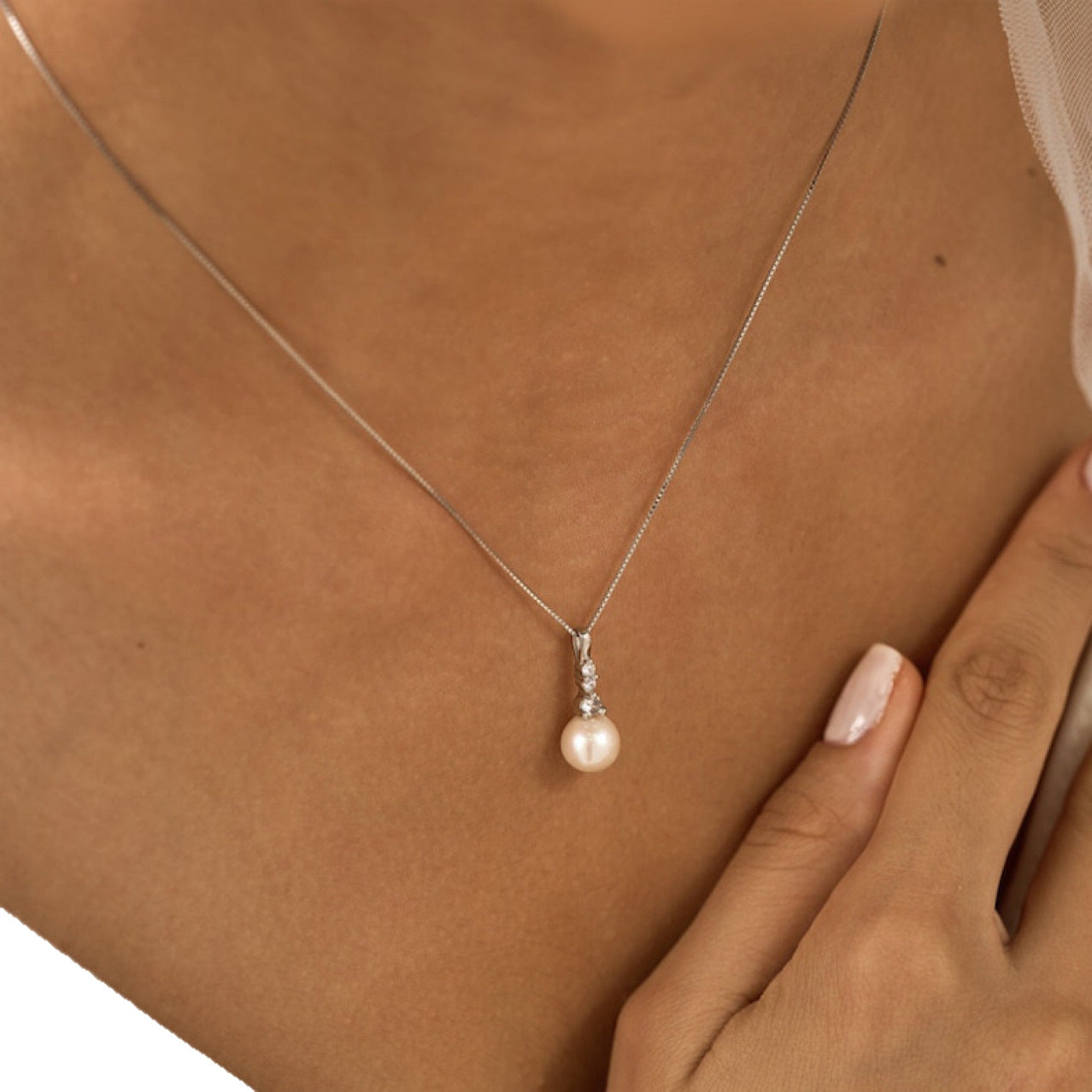 Ins Viral Pearl Choker for Women - Minimalist Luxury Versatile Elegant Collar Chain